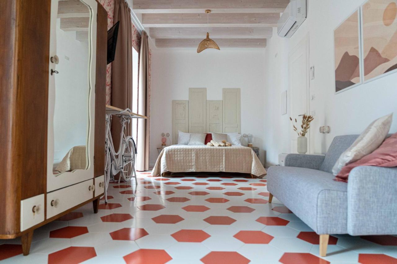 Suitetti Camere&Relax Сан-Нікола-Арчелла Екстер'єр фото